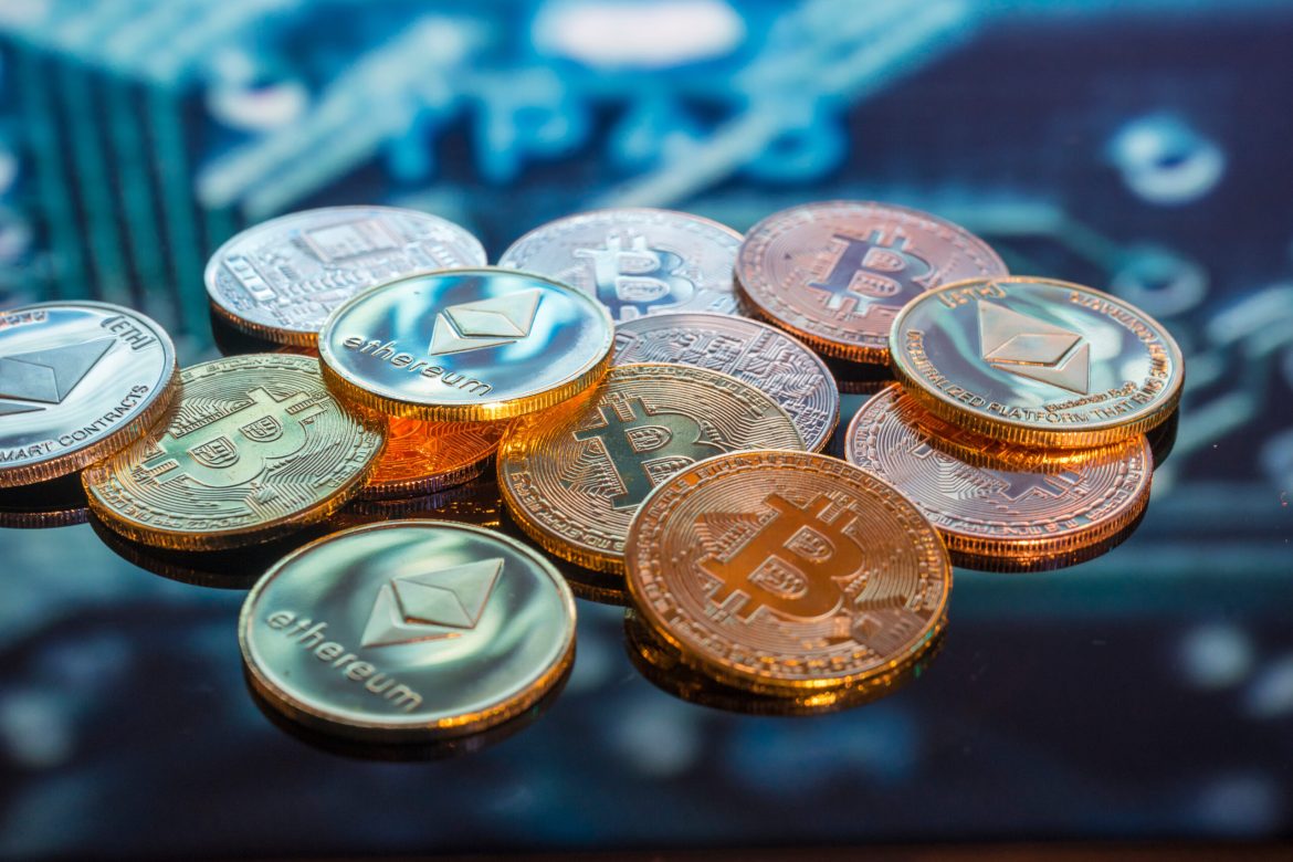 The iShares Silver Trust (SLV), the largest silver-affiliated ETF, has been in the green for 6 out of the past 9 weeks. On Monday, it held steady above the crucial support zone of $28.00 to trade at $28.91 as at the time of writing.Heightened safe haven demand, coupled with the positive outlook for the metal’s industrial use,  are silver’s key bullish drivers. Indeed, these factors are behind the 40% surge recorded over a period of one year. Even so, concerns over US economic slowdown are curbing its gains. Safe haven demand yields 40% silver price increase YoYPrecious metals are a conventional safe haven in times of economic and geopolitical uncertainties. In recent weeks, investors have been particularly alarmed by <a href="https://invezz.com/news/2025/02/24/president-trump-confirms-tariffs-on-canada-and-mexico-will-proceed/">Trump’s tariff proposals</a> and foreign policy. Last week, the US President threatened to impose an additional 10% tariff on Chinese products. In response, China is considering some relevant countermeasures that target an array of US exports including agricultural products. Notably, concerns over an escalation of the trade war between the top two economies has heightened the demand for safe haven assets including precious metals such as gold and silver. It is one of the key bullish factors that have seen SLV silver ETF record weekly gains in 6 out of the past 9 weeks. Similarly, the price has surged by about 40% since a similar period in 2024.     Industrial usage set to offer steady support to silver priceIn addition to its status as a precious metal, silver is also an industrial metal. In fact, its price movements are largely influenced by the dynamics in the industrial space. Despite concerns over slow economic growth in the US, investors are optimistic over the metal’s industrial demand. According to the latest <a href="https://invezz.com/news/2025/03/03/chinas-manufacturing-pmi-jumps-to-50-8-in-february-as-factories-ramp-up-after-lunar-new-year/">Caixin manufacturing PMI</a> figures, China’s manufacturing activity expanded at its fastest rate in three months. The presented figure of 50.8 exceeded analysts’ forecast of 50.4 as well as the prior month’s 50.1. The return of workers after the Lunar Year holiday celebrations has contributed to the increased activity in China’s factories. Besides, US importers appear to front-run the enacted tariffs as they anticipate even higher duties. What’s more, the heightened demand for electric vehicles (EVs) is a key bullish driver of silver price. According to Rho Motion, global sales of EVs is set to increase by at least 17% in 2025. With a typical 100kWh EV battery requiring about 1kg of silver, SLV silver ETF has the potential to hold steady above the crucial support zone of $27.35. Concerns over slowing US economic growth curbs SLV silver ETF gainsWhile silver price continues to find support in its increased safe haven and industrial demand, concerns over the US economic slowdown have been curbing its gains. To start with, investors fear that Trump’s trade policies will be inflationary. These concerns, coupled with <a href="https://invezz.com/news/2024/06/25/cb-consumer-index-shows-us-confidence-is-waning-signals-a-us-recession-again/">lower consumer confidence</a>, has pushed the benchmark 10-year Treasury yields to a fresh three-month low at 4.19%. Yields usually move inversely to bond prices. As such, the observed trend points to an increase in the demand for US government bonds.  While lower Treasury yields have led to the easing of the US dollar, making silver less expensive for buyers with foreign currencies, investors are focused on the probable economic slowdown.In the ensuing sessions, crucial economic indicators including US job data and Fed Chair’s speech on Friday will be influential.  SLV ETF stock analysisThe daily chart shows that the SLV ETF stock peaked at $31.80 in November last year. It has moved to the 50-day and 25-day Exponential Moving Averages (EMA). Most notably, silver has formed a head and shoulders chart pattern. It has now moved slightly below the right shoulders part.Therefore, the stock will likely have a bearish breakdown in the coming months, with the next point to watch being the neckline at $27. A drop below the neckline will point to more downside, with the next point to watch being at $26.2, the lowest swing in December.The post <a href="https://invezz.com/news/2025/03/03/slv-silver-etf-rises-but-a-head-and-shoulders-point-to-a-crash/">SLV silver ETF rises, but a head and shoulders point to a crash</a> appeared first on <a href="https://invezz.com/">Invezz</a>