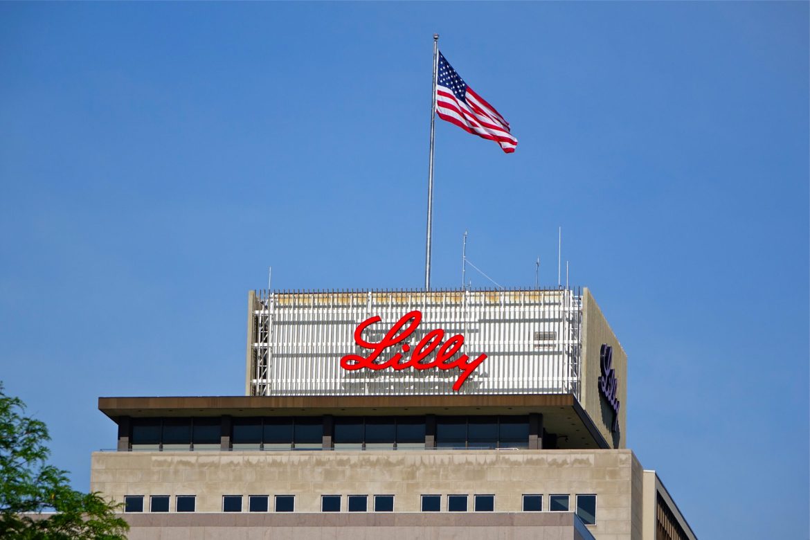 Eli Lilly’s experimental obesity pill, orforglipron, met its main goals in a closely watched late-stage trial, boosting the company’s standing in the fast-growing market for weight loss and diabetes treatments. The results, announced Thursday, show the pill could offer a compelling, needle-free alternative to popular injections, potentially reshaping how millions of people manage chronic conditions.Shares of Eli Lilly rose as much as 11% in premarket trading on Thursday as investors welcomed the results, which put the company a step ahead of rivals such as Novo Nordisk in developing an oral version of the lucrative GLP-1 class of drugs.The US pharmaceutical giant reported that orforglipron helped patients with Type 2 diabetes achieve both weight loss and improved blood sugar control. The trial, one of seven late-stage studies underway, also found the pill’s side effect profile to be largely manageable and in line with what is observed in injectable drugs already on the market.A promising alternative to injectionsAt its highest dose, orforglipron led to an average weight loss of 7.9% — roughly 16 pounds — over 40 weeks. Notably, patients had not plateaued in their weight loss by the end of the study, suggesting that longer treatment may yield further results.This development is significant for patients seeking a more convenient alternative to injectables like Wegovy and Ozempic. Pills are easier to manufacture and distribute at scale, which could help alleviate the persistent supply shortages that have plagued the market for injectable GLP-1 drugs.CEO David Ricks emphasized the potential impact in a company statement: <blockquote>We are pleased to see that our latest incretin medicine meets our expectations for safety and tolerability, glucose control, and weight loss. We look forward to additional data readouts later this year.”</blockquote>Safety is in line with expectationsSide effects were mostly mild to moderate, with gastrointestinal symptoms such as nausea, vomiting, and diarrhea reported. Around 8% of patients on the highest dose discontinued treatment due to side effects, which analysts say is within an acceptable range. In comparison, injectable versions of the drug class tend to have similar or slightly lower discontinuation rates, though they are administered weekly rather than daily.Analysts had expected discontinuation rates around 9%, indicating that the results came in close to forecast. TD Cowen and other investment firms had anticipated that side effects could be marginally worse with a daily oral pill.Mixed results on diabetes metricDespite positive signs, orforglipron fell short of some analyst expectations when it came to lowering hemoglobin A1c, a key diabetes marker. The pill reduced blood sugar levels by 1.3% to 1.6% across doses after 40 weeks, from a starting level of 8%. This compares with reductions as high as 2.1% seen in some patients using Novo Nordisk’s injection Ozempic.The result remains clinically meaningful, but the gap could influence prescribing patterns if physicians view injections as more effective for glucose control. Still, the pill’s ease of use may be enough to offset that in patients prioritizing convenience.Looking ahead to regulatory filingsEli Lilly plans to file for regulatory approval for orforglipron in obesity by the end of 2025, with a diabetes filing expected in 2026. The company is currently conducting five trials in diabetes and two in obesity, with more data expected later this year.The pill is not a peptide-based drug, meaning it is absorbed more easily by the body and doesn’t require food restrictions, unlike Novo Nordisk’s diabetes pill Rybelsus.This could make it more appealing to a broader patient population.Analysts forecast the GLP-1 market could exceed $150 billion annually by the early 2030s, with oral drugs accounting for up to $50 billion. Eli Lilly, already a leader with injectable drugs like Mounjaro, may solidify its dominance if orforglipron gains approval.With its lead over competitors including AstraZeneca, Roche, Structure Therapeutics, and Viking Therapeutics, Eli Lilly is positioning itself to be the first to offer a widely available oral GLP-1 therapy — and reshape the landscape of chronic disease management.The post <a href="https://invezz.com/news/2025/04/17/eli-lilly-stock-surges-11-on-obesity-pills-success-in-first-late-stage-trial/">Eli Lilly stock surges 11% on obesity pill’s success in first late-stage trial</a> appeared first on <a href="https://invezz.com/">Invezz</a>