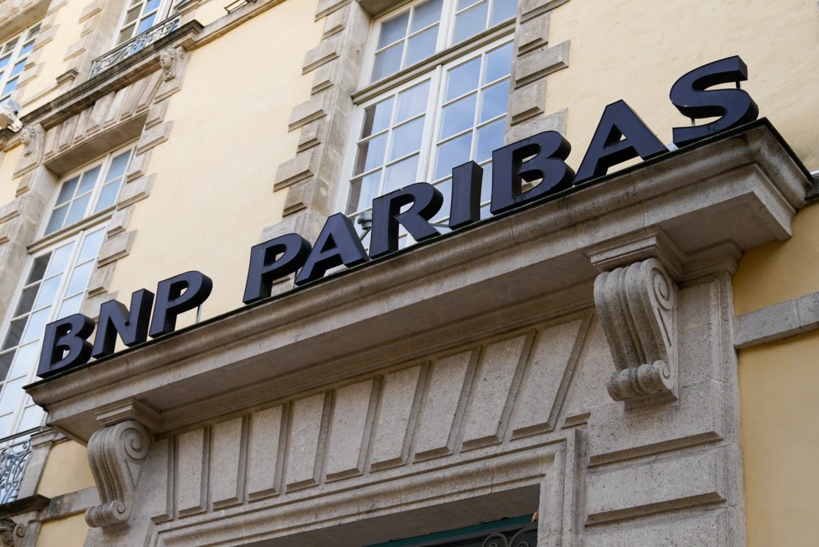 The CAC 40 Index, which tracks the biggest French companies, continued its strong rally, reaching its highest point since March this year as investors cheered some key earnings. It rose to a record high of €8,270, up by 22% from its lowest point this year.CAC 40 Index rose after key earningsThe main catalyst for the CAC 40 Index has been the relatively better-than-expected financial results by luxury brands. <a href="https://invezz.com/news/2025/10/15/europe-bulletin-le-pen-loses-appeal-lvmh-surges-reeves-warns-of-tax-pain/">LVMH stock price jumped</a> to €635, its highest level since March 11 and 42% above its current level. This performance happened as the company reported a return to growth in the third quarter. Its revenues had dropped in the previous two consecutive quarters. <a href="https://invezz.com/news/2025/10/23/kering-shares-surge-on-gucci-revival-is-a-turnaround-finally-in-sight/">Kering stock price</a> has moved from being the worst CAC 40 company to one of the best. It has jumped by 135% from the lowest point this year after it reported better-than-expected numbers. One notable aspect is that Hermes, which was the best-performing company in the index, has lagged the others. It has crashed by 25% from its highest point this year. Other CAC 40 Index companies that published strong results this week were <a href="https://invezz.com/news/2025/10/23/renault-share-price-forecast-after-earnings-buy-or-sell/">Renault</a><strong>, </strong>Vivendi, Sanofi, and Orange.Top CAC Index earnings to watchThe CAC 40 Index will react to earnings by top French companies next week. The first major one will be BNB Paribas, which has come under pressure in the past few days. It has plunged from a high of €81.93 to €68, its lowest level since May 6.  The other top French banks, like Credit Agricole and Société Générale will release their numbers on Friday. The other top names to watch will be Airbus and TotalEnergies.On top of this, the index will react to earning by top American companies like Microsoft, Amazon, Meta Platforms, and Apple. These stocks normally have an impact on global equities.ECB and Fed interest rate decisionsThe other top catalyst for the CAC 40 Index will be the upcoming European Central Bank (ECB) interest rate decision on Thursday. Economists expect the bank to leave interest rates unchanged as inflation has remained near 2%. On the other hand, there are rising odds that the Federal Reserve will cut interest rates by 25 basis points in this meeting. The CAC 40 Index does well when key central banks are cutting interest rates as this normally reduces the yields in the bond market. Donald Trump and Xi Jinping meetingThe CAC 40 Index will also be on edge as investors watch the upcoming meeting between Donald Trump and Xi Jinping at the APEC Summit in South Korea.This meeting aims to de-escalate a situation that has gotten out of hand in the past few weeks. For example, Trump has hinted that he may <a href="https://invezz.com/news/2025/10/22/trump-administration-considering-export-controls-on-software-to-china-report/">block software sales to China</a> if the country blocks rare earth materials.China, on the other hand, has hinted that it will block rare earth materials and impose some tariffs on Chinese goods. The hope is that this meeting will help to solve the ongoing trade dispute,which will boost the stock market.The post <a href="https://invezz.com/news/2025/10/24/top-catalysts-for-the-cac-40-index-next-week/">Top catalysts for the CAC 40 index next week</a> appeared first on <a href="https://invezz.com/">Invezz</a>